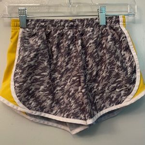 Nike Dri-Fit Tempo Shorts Size Medium